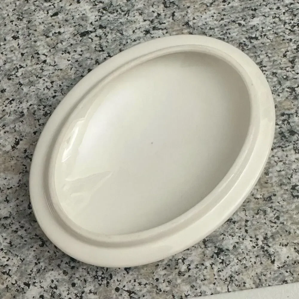 Wedgwood Clio 1992 Bone China‎ Oval Trinket Box w/ Lid Floral Accent Vintage